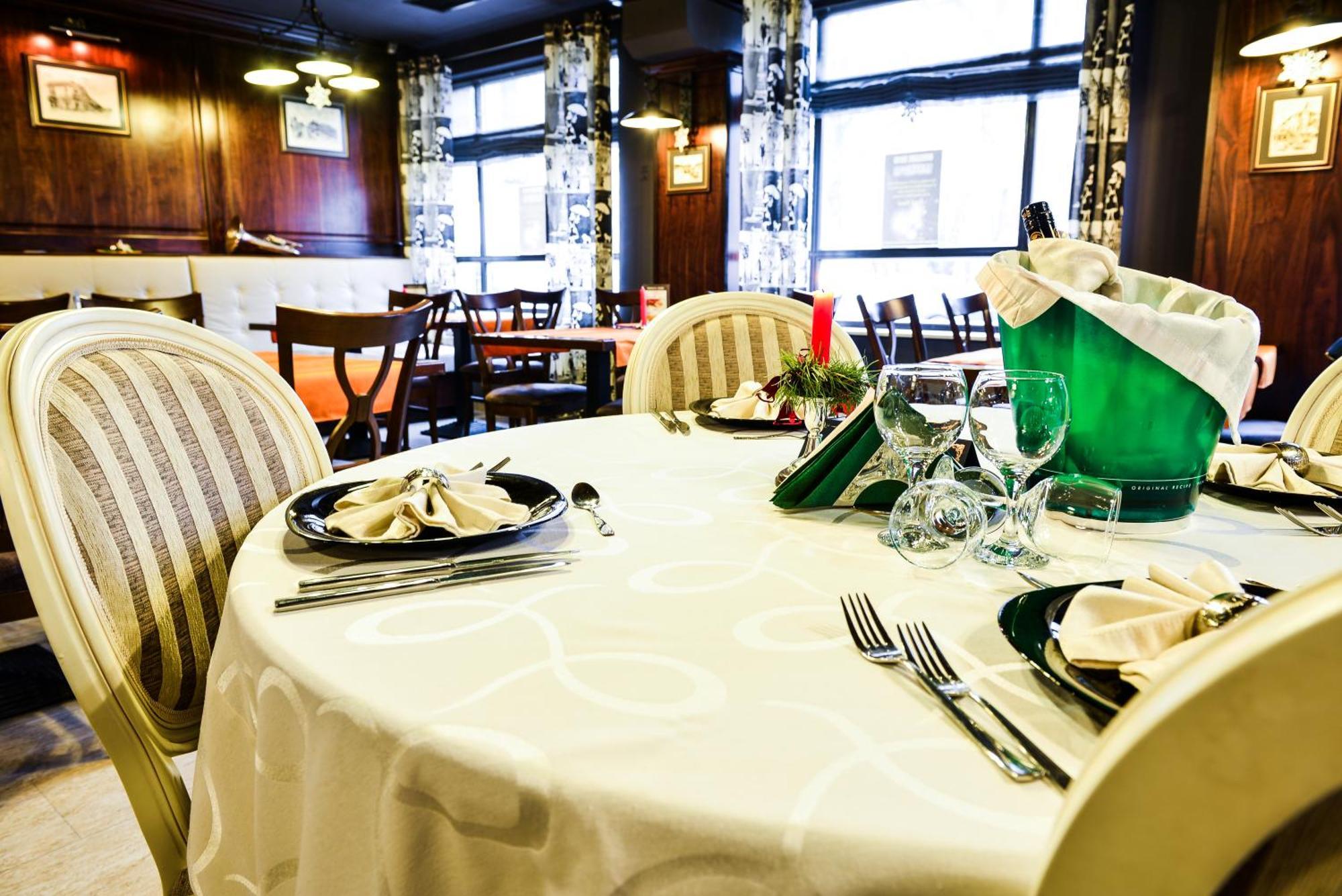 Park House Hotell Dej Eksteriør bilde