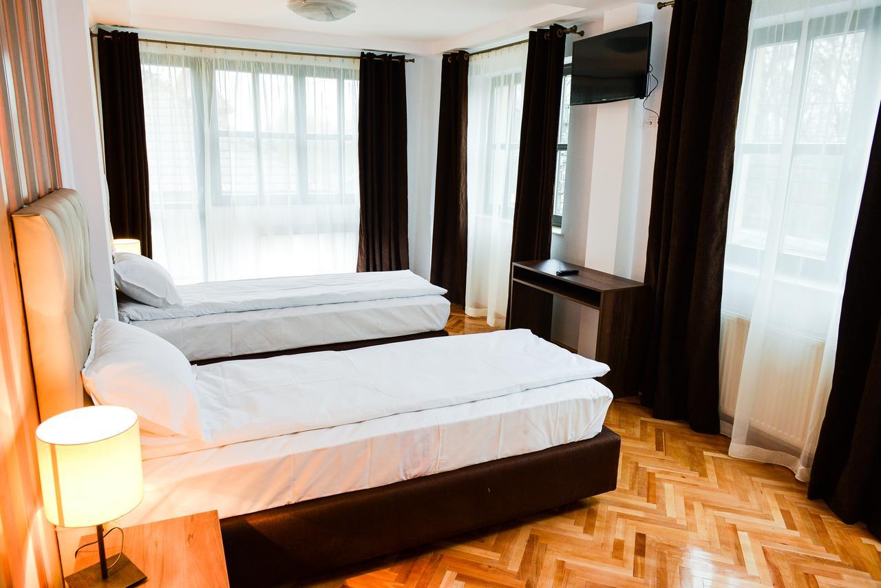 Park House Hotell Dej Eksteriør bilde