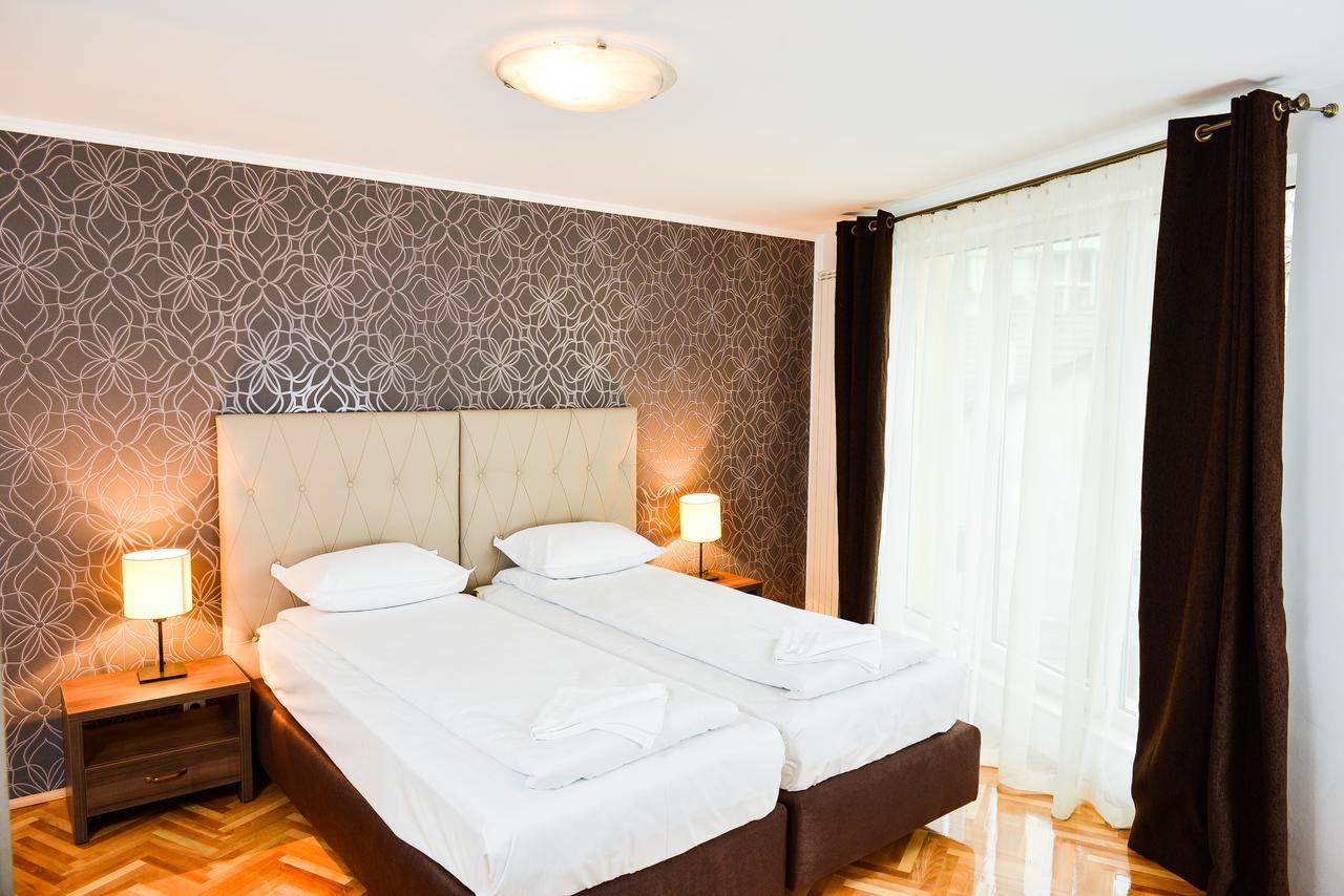 Park House Hotell Dej Eksteriør bilde