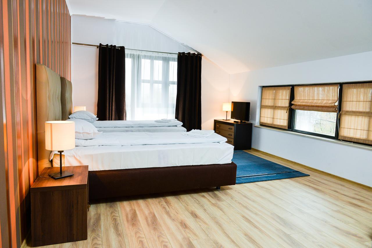 Park House Hotell Dej Eksteriør bilde