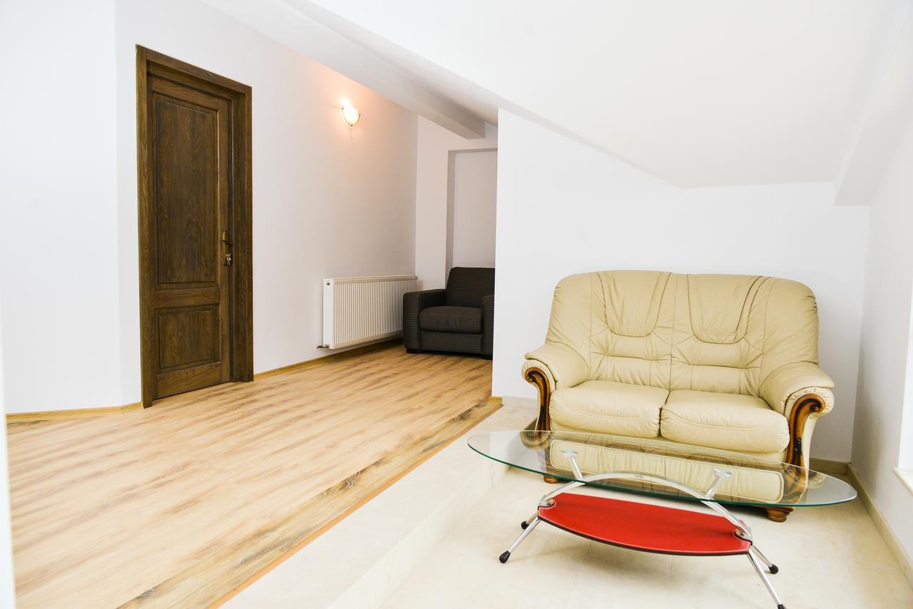 Park House Hotell Dej Eksteriør bilde