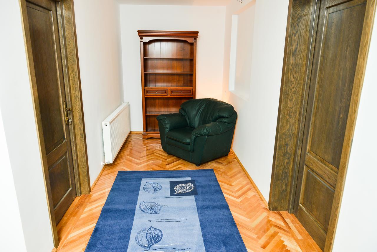 Park House Hotell Dej Eksteriør bilde
