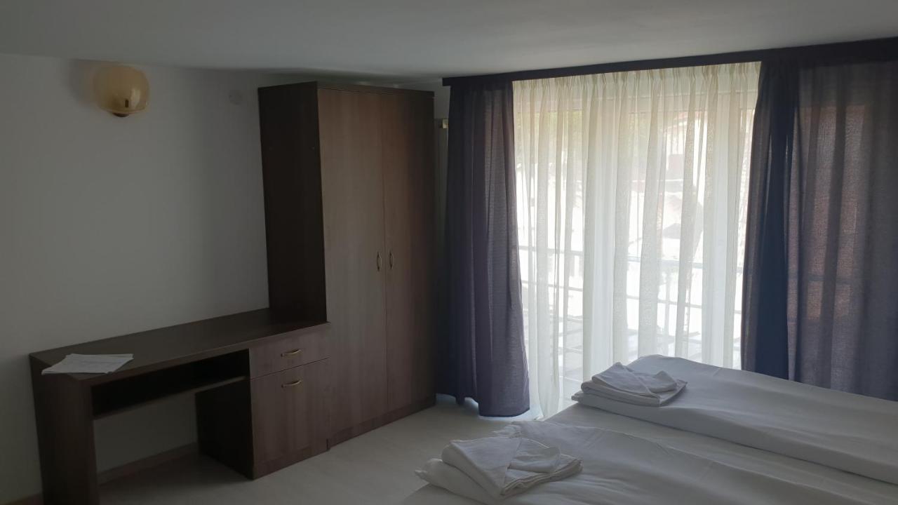 Park House Hotell Dej Eksteriør bilde