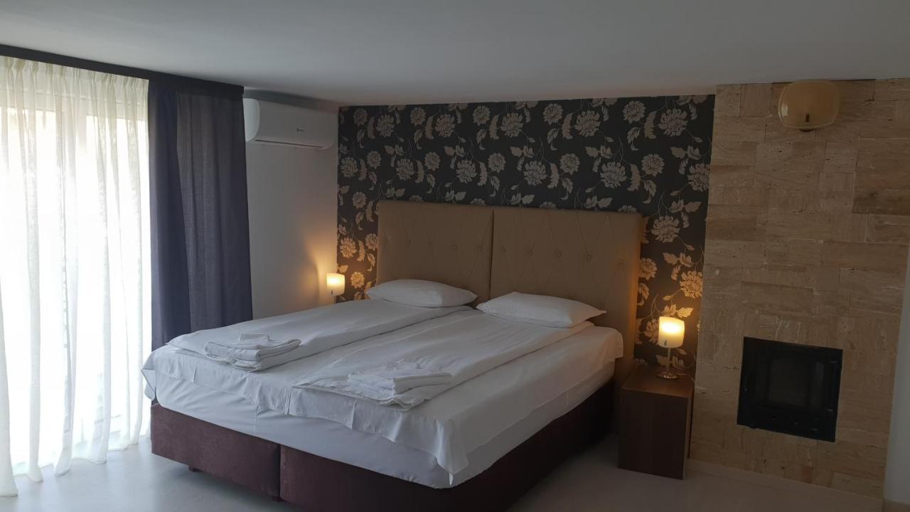 Park House Hotell Dej Eksteriør bilde